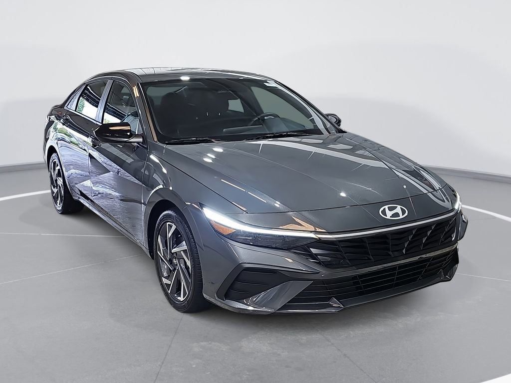 New 2025 Hyundai Elantra Sport image 3