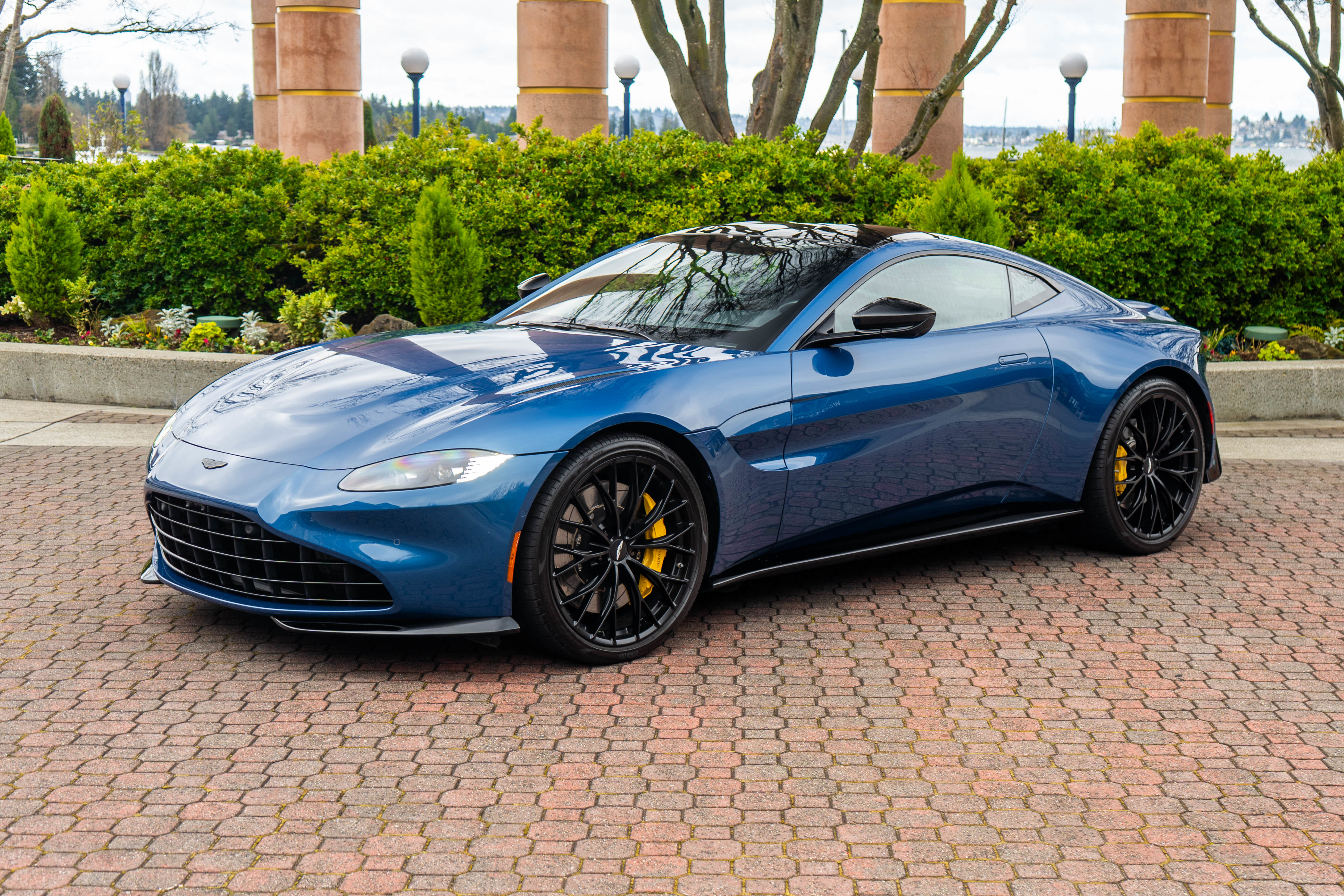 Used 2022 Aston Martin V8 Vantage image 34