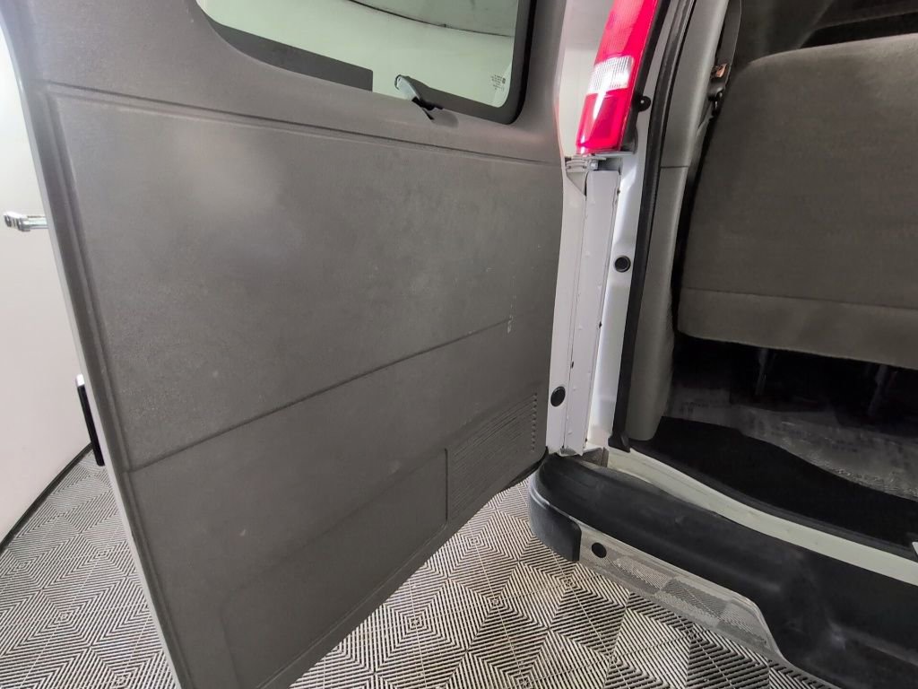 Certified 2025 Chevrolet Express 3500 LT w/ LT Preferred Equipment Group RWD image 37