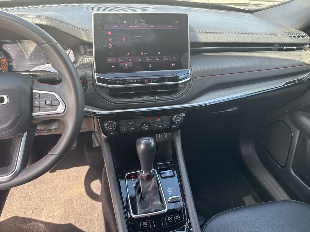 Used 2024 Jeep Compass Trailhawk image 8