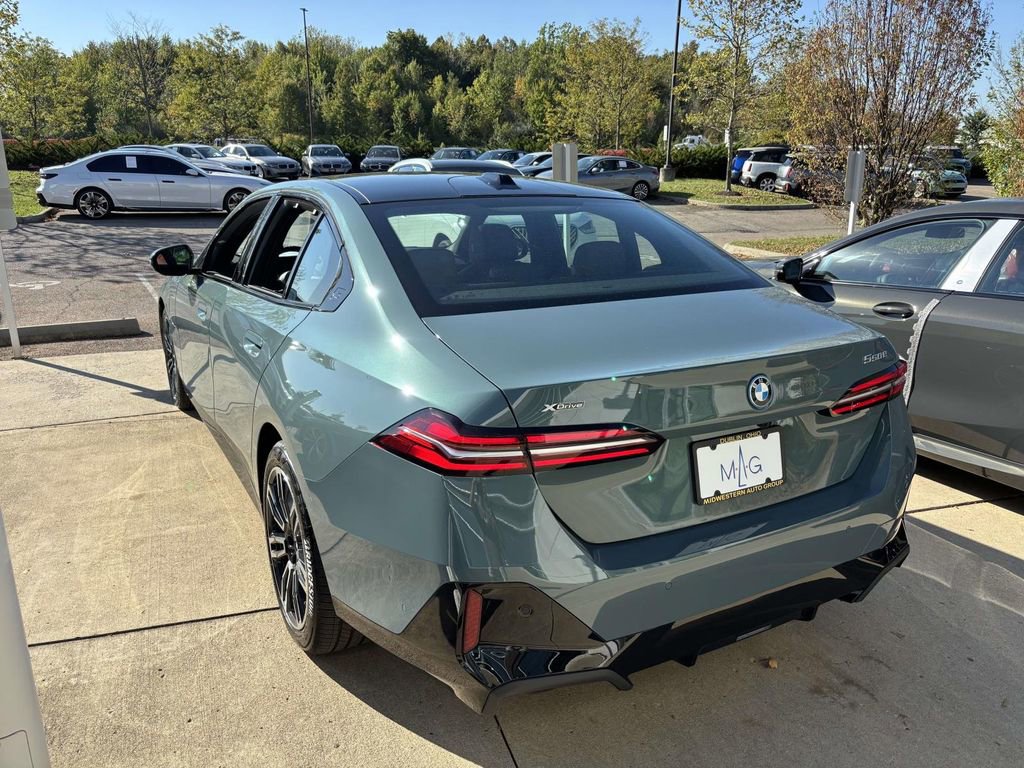 New 2026 BMW 550e xDrive w/ Executive Package image 5