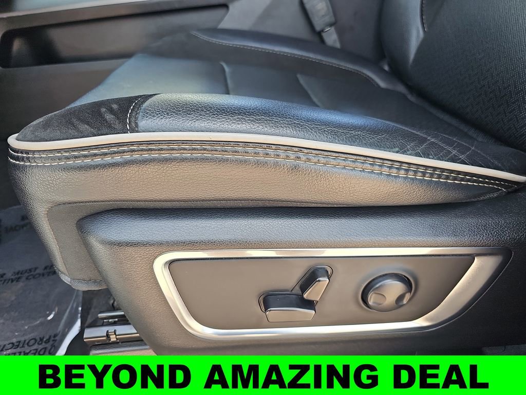 Used 2025 RAM 1500 Laramie AWD/4WD image 32