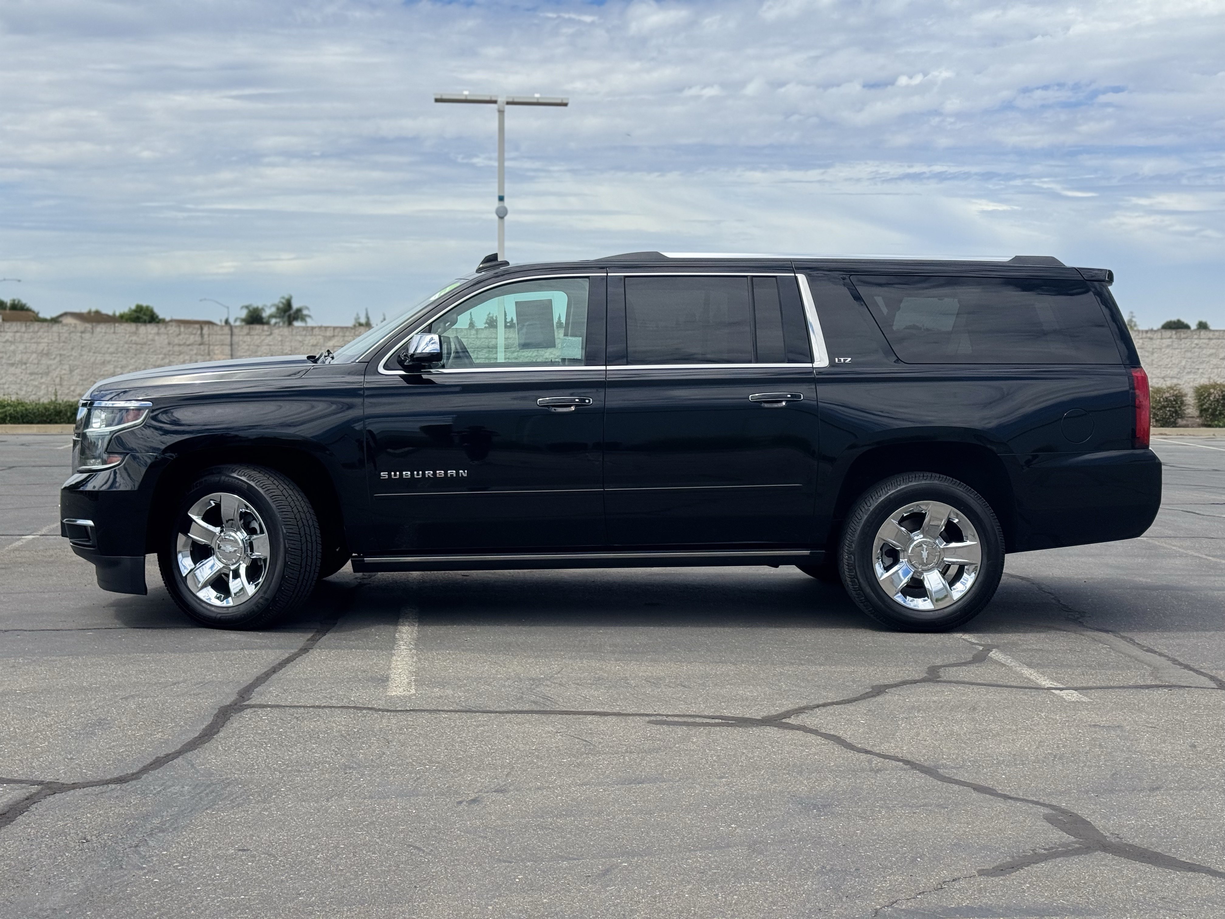 Certified 2016 Chevrolet Suburban LTZ AWD/4WD image 4