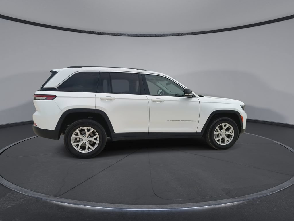 Used 2023 Jeep Grand Cherokee Limited AWD/4WD image 9