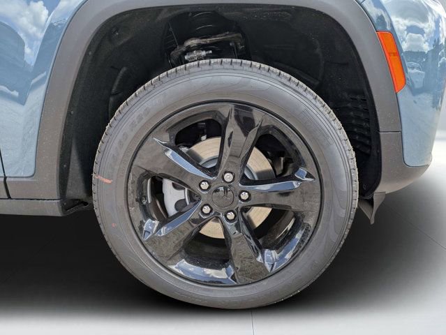 New 2026 Jeep Grand Cherokee Limited w/ Limited Altitude Package RWD image 10