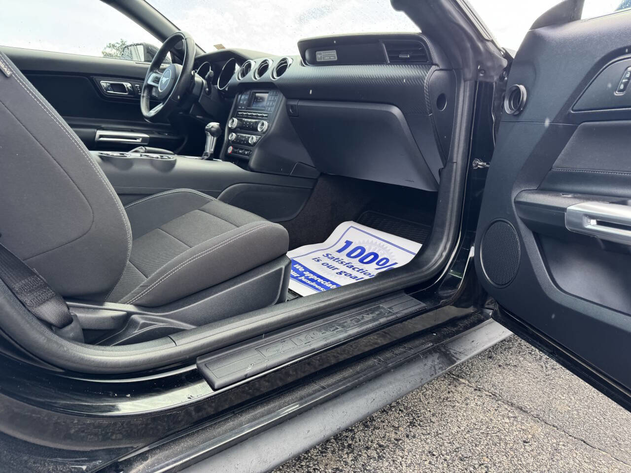 Used 2015 Ford Mustang Coupe image 28