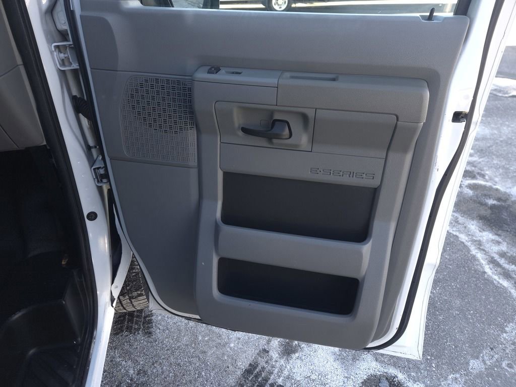 Used 2009 Ford E-250 and Econoline 250 image 15