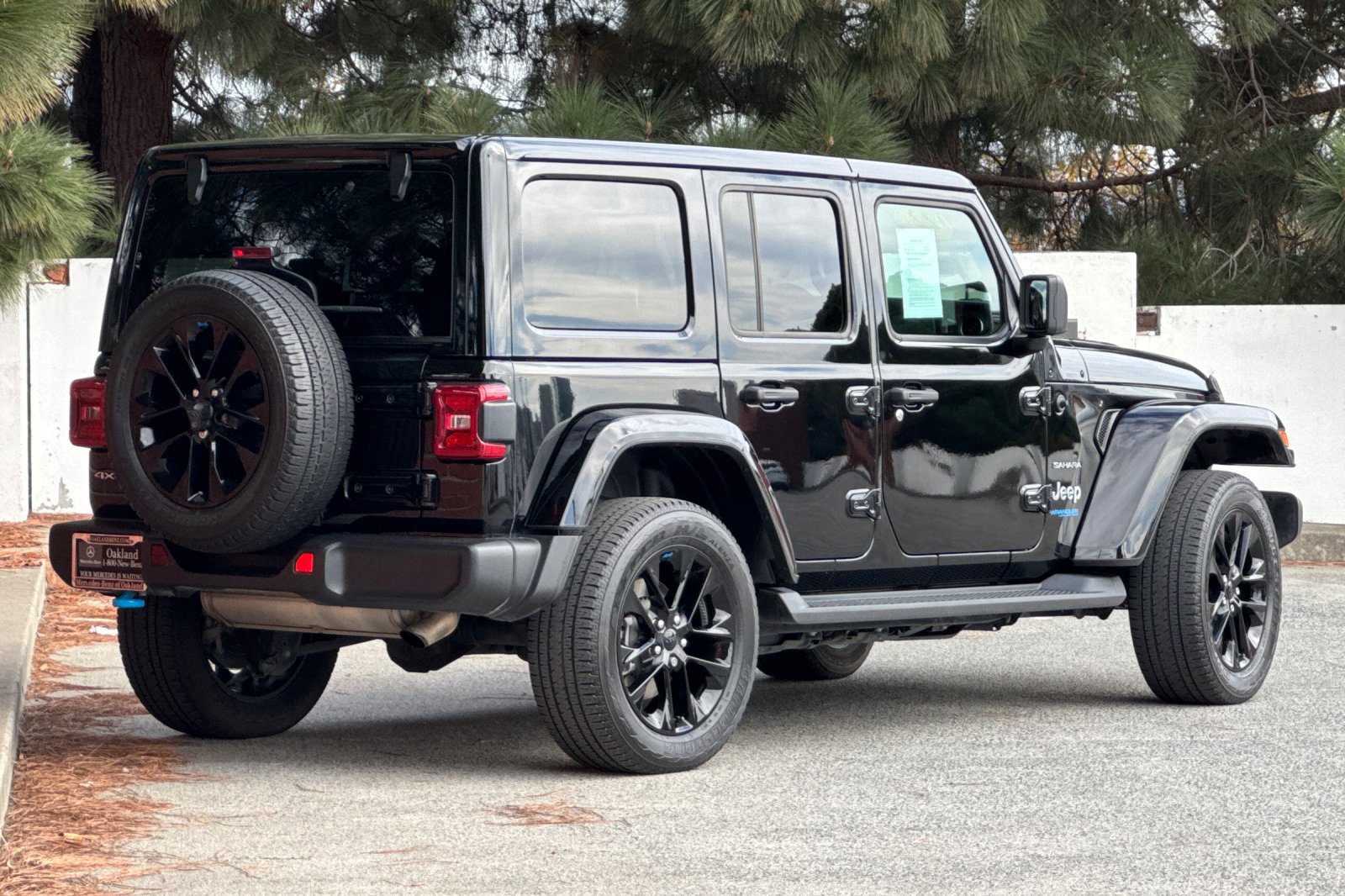 Used 2022 Jeep Wrangler Unlimited Sahara AWD/4WD image 4