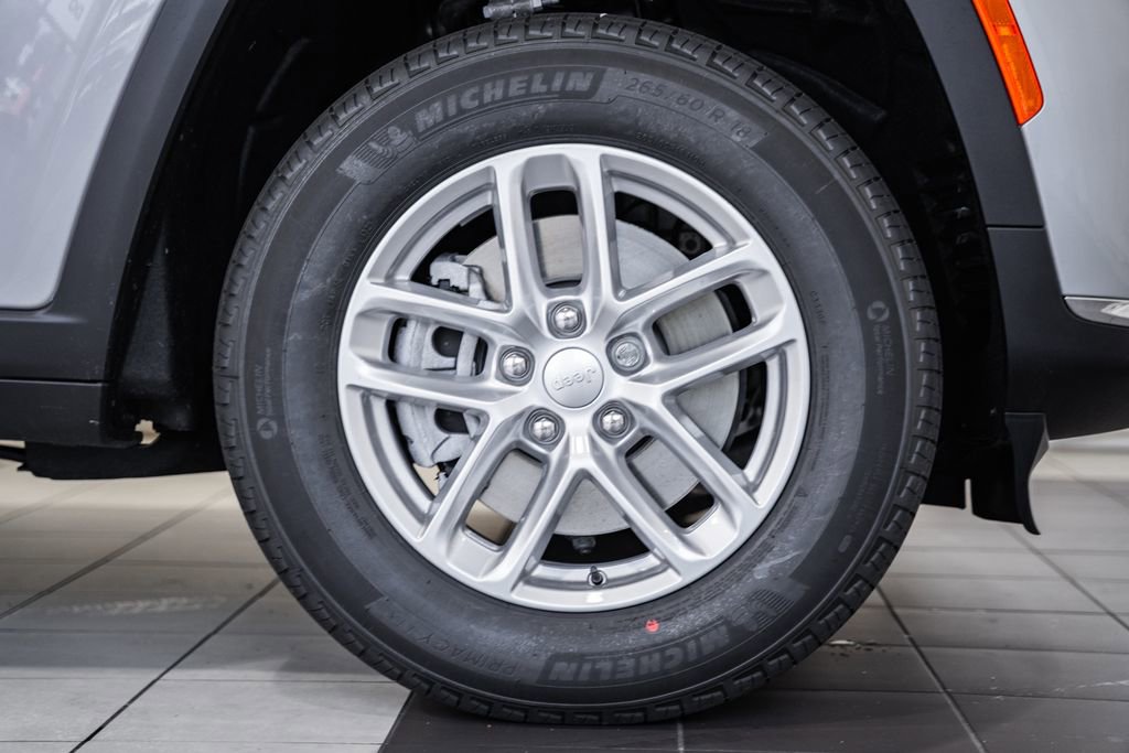 New 2025 Jeep Grand Cherokee L Laredo w/ Luxury Tech Group I image 16