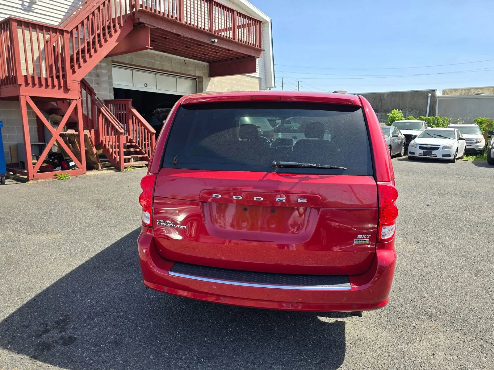 Used 2016 Dodge Grand Caravan SXT w/ Rear Park Assist Package FWD image 3
