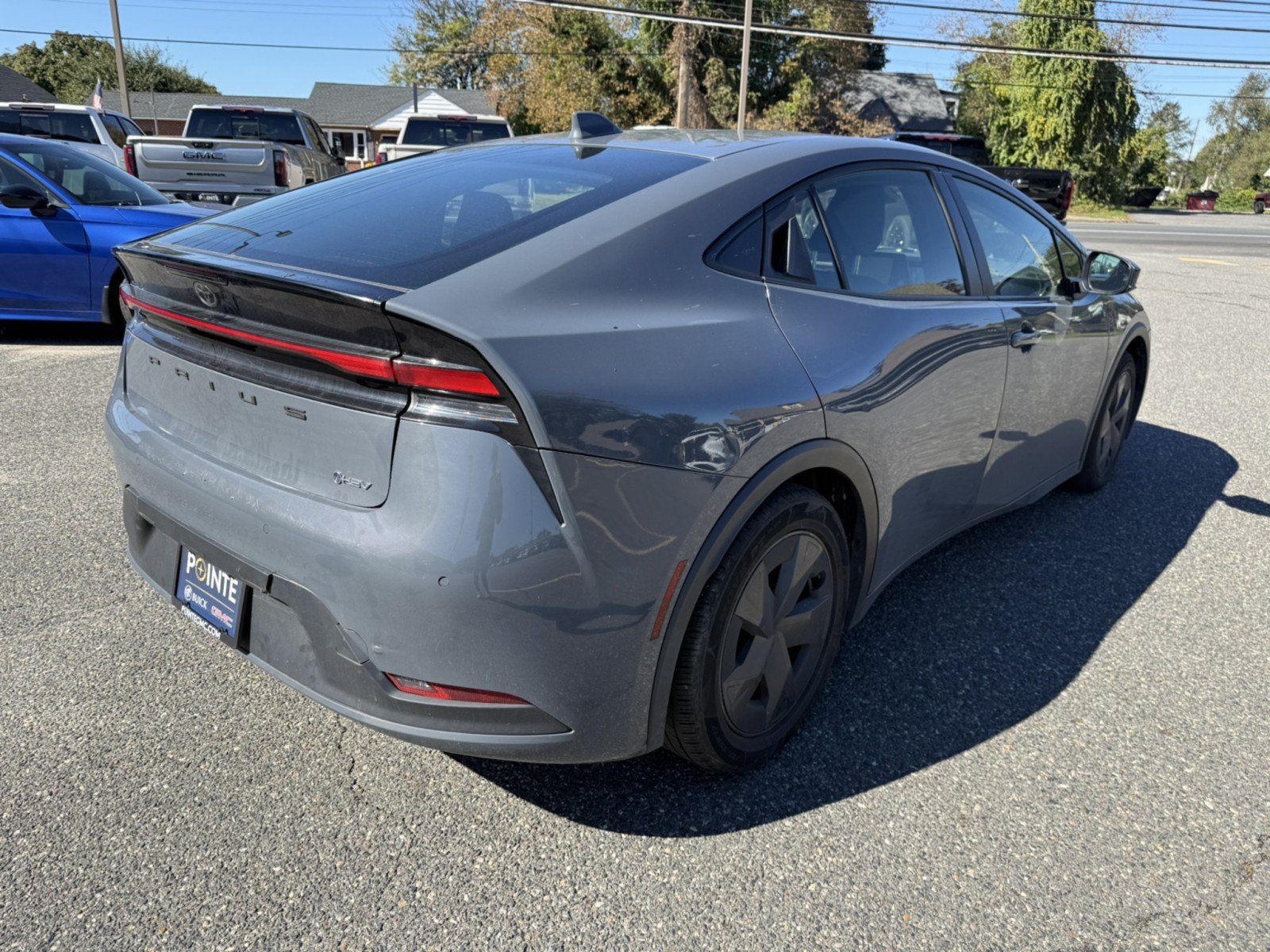 Used 2024 Toyota Prius LE FWD image 3