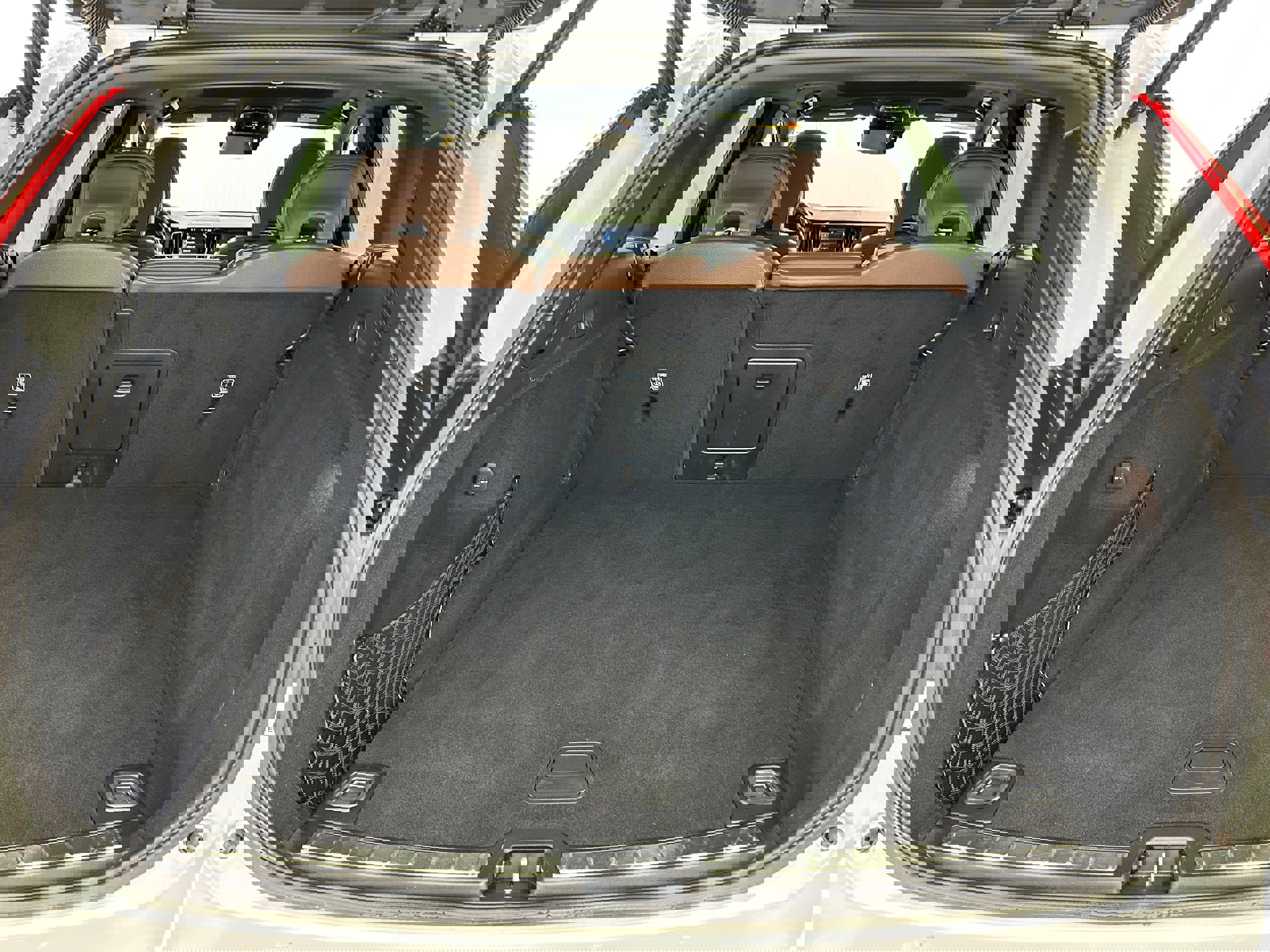 Used 2020 Volvo XC60 T6 Momentum image 31