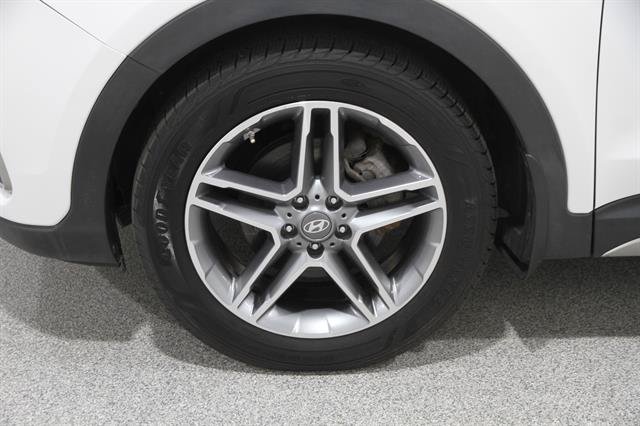 Used 2017 Hyundai Santa Fe Limited AWD/4WD image 24