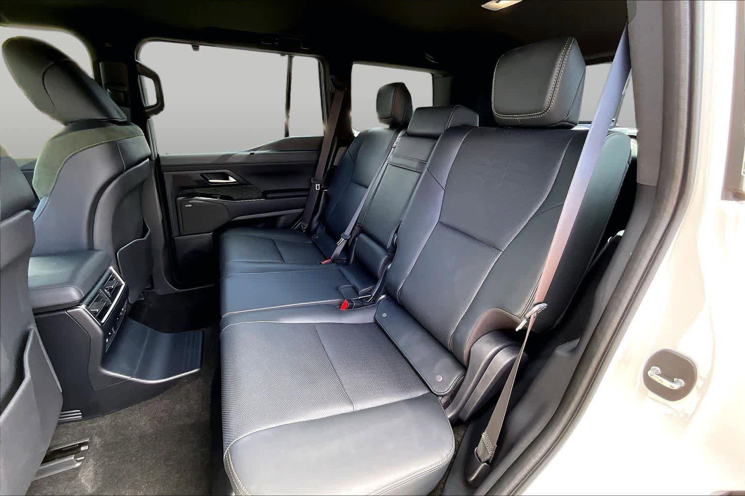 Used 2024 Lexus GX 550 AWD/4WD image 18