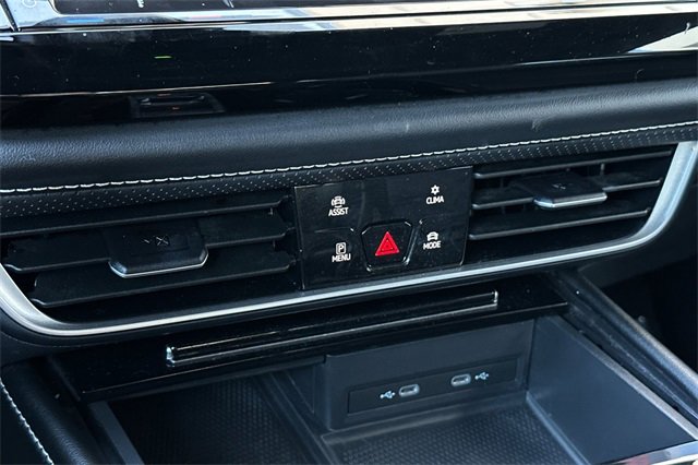 Used 2024 Volkswagen Atlas Cross Sport SE image 22