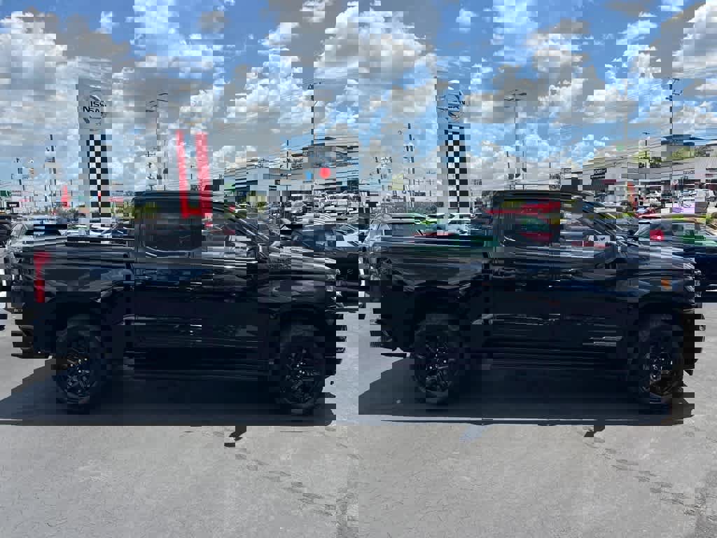 Used 2025 Chevrolet Silverado 1500 High Country w/ Midnight Edition image 2