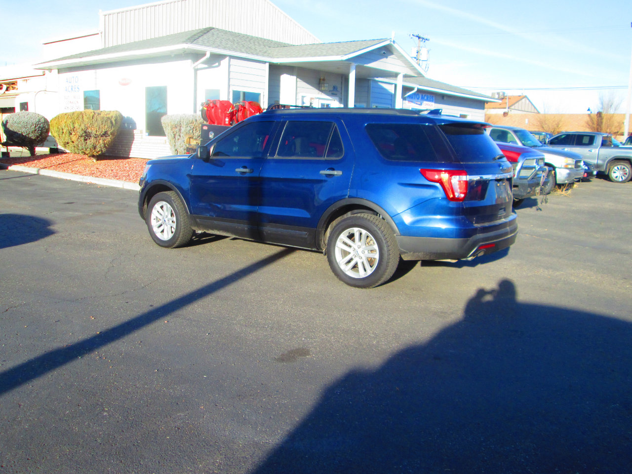 Used 2017 Ford Explorer 4WD image 3