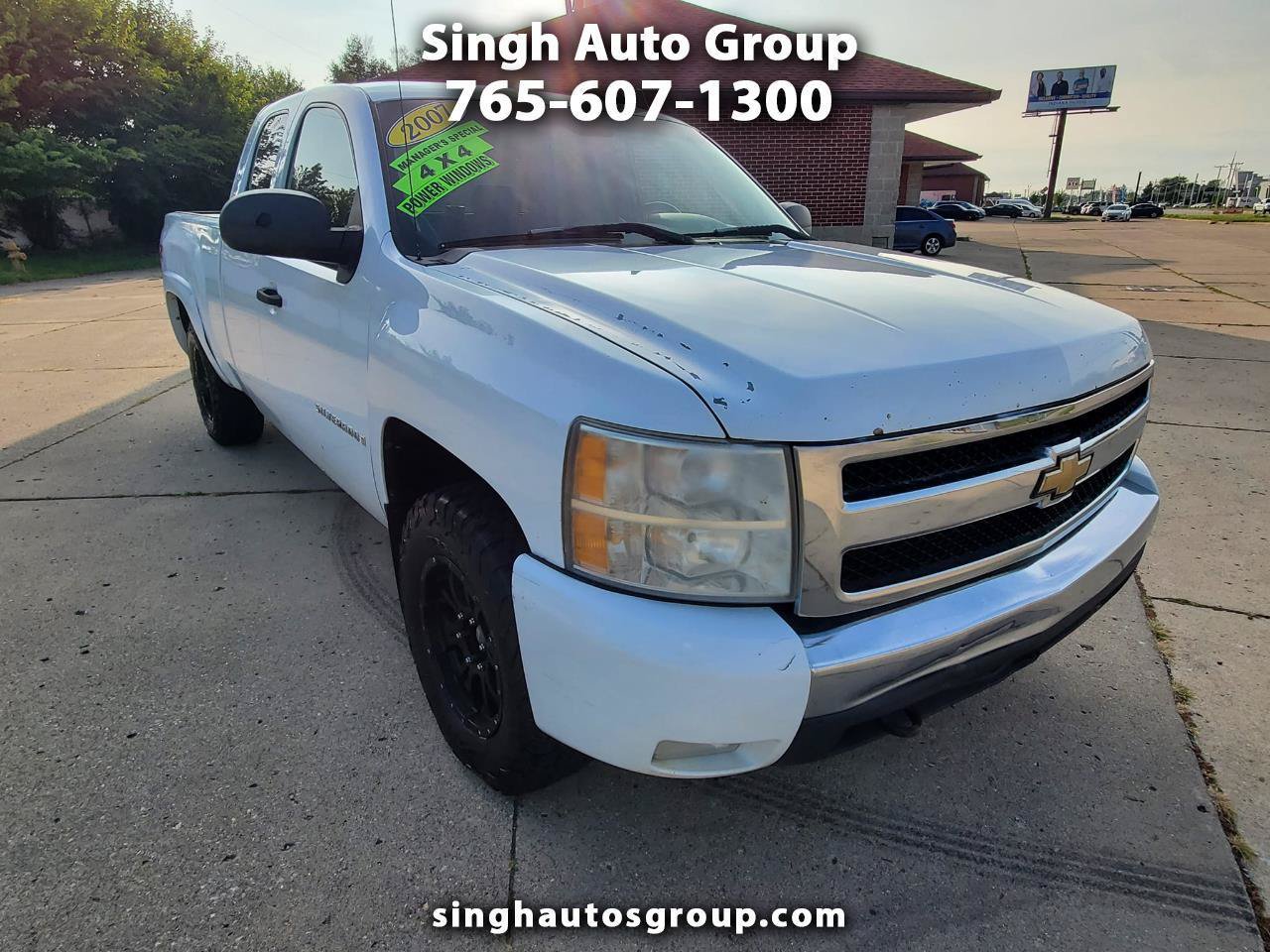 Used 2007 Chevrolet Silverado 1500 LT AWD/4WD image 1