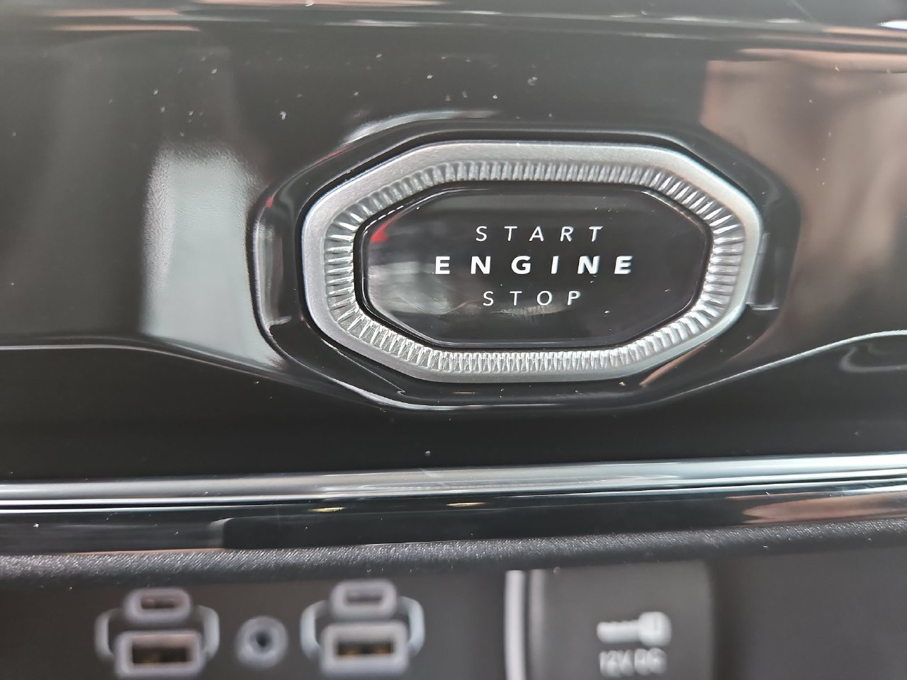 New 2026 Jeep Grand Cherokee Altitude AWD/4WD image 26