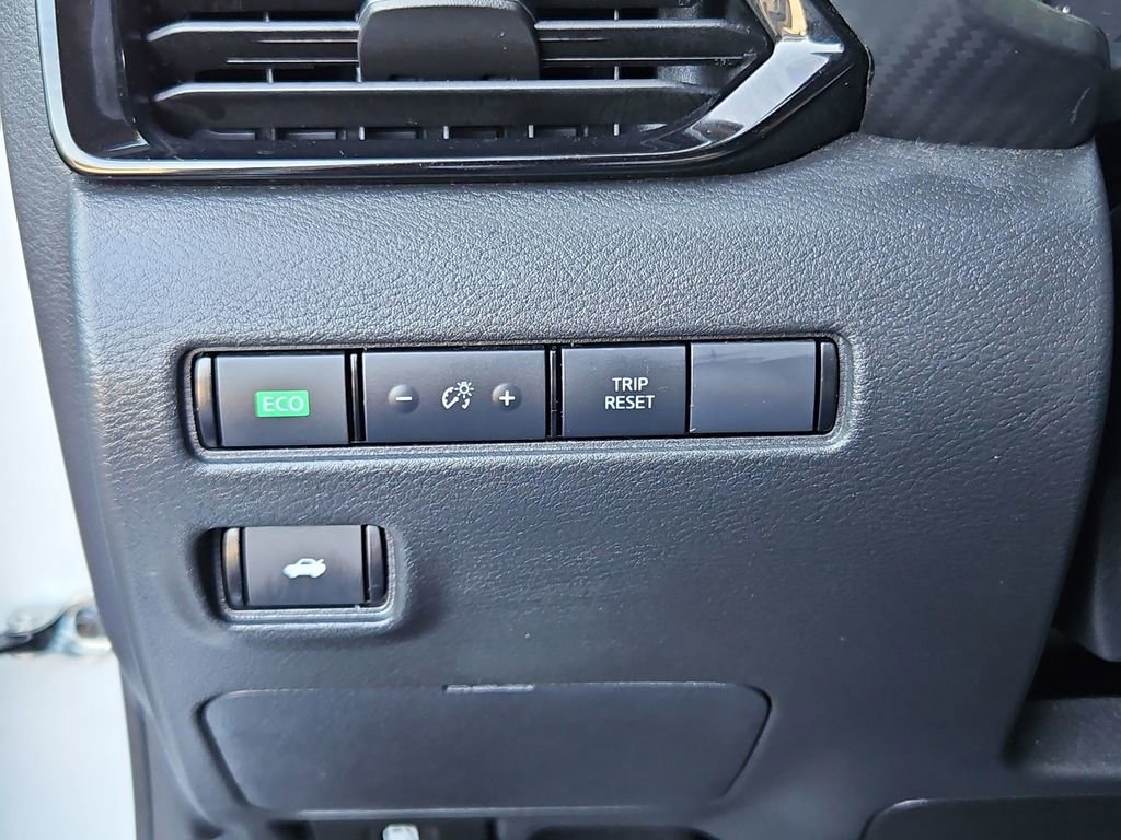 Used 2024 Nissan Sentra SV FWD image 15