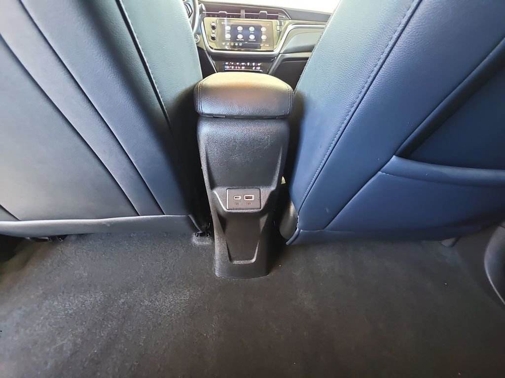 Used 2022 Chevrolet Bolt EUV LT w/ Convenience Package image 22