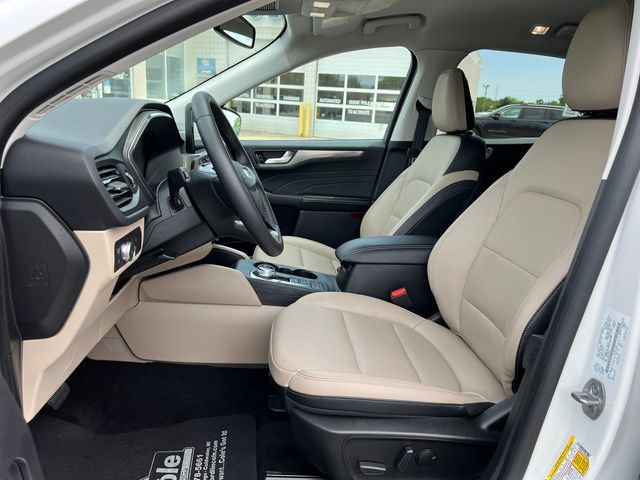 Certified 2022 Ford Escape Titanium FWD video 4