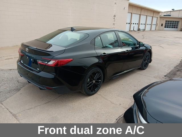Used 2025 Toyota Camry SE image 4