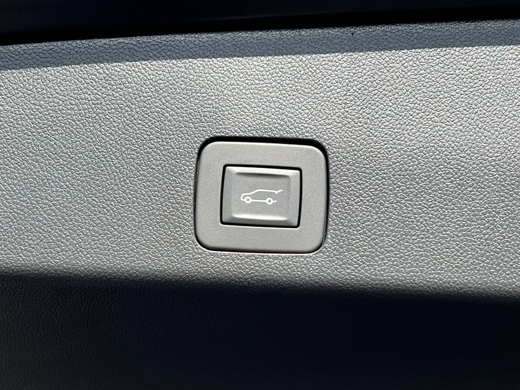 New 2026 Buick Encore GX Avenir w/ Avenir Technology Package image 38