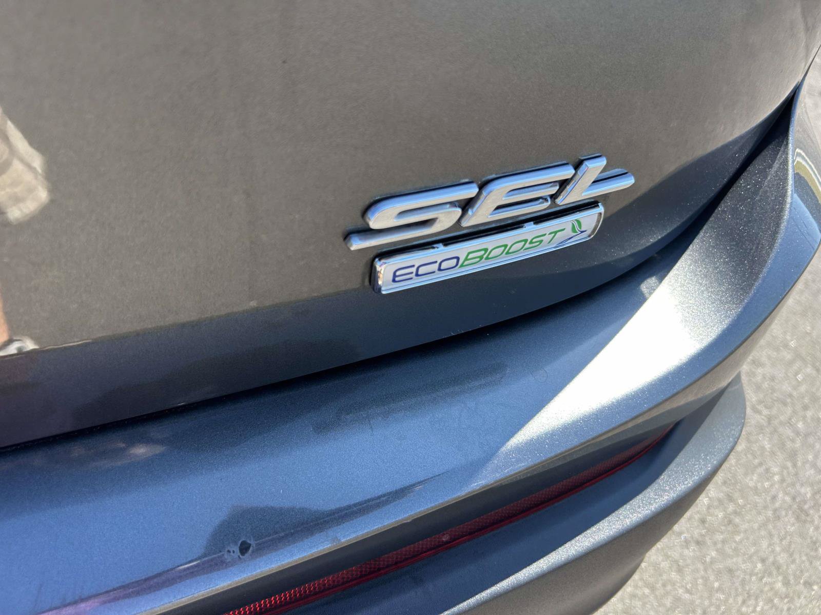 Used 2018 Ford Edge SEL FWD image 7