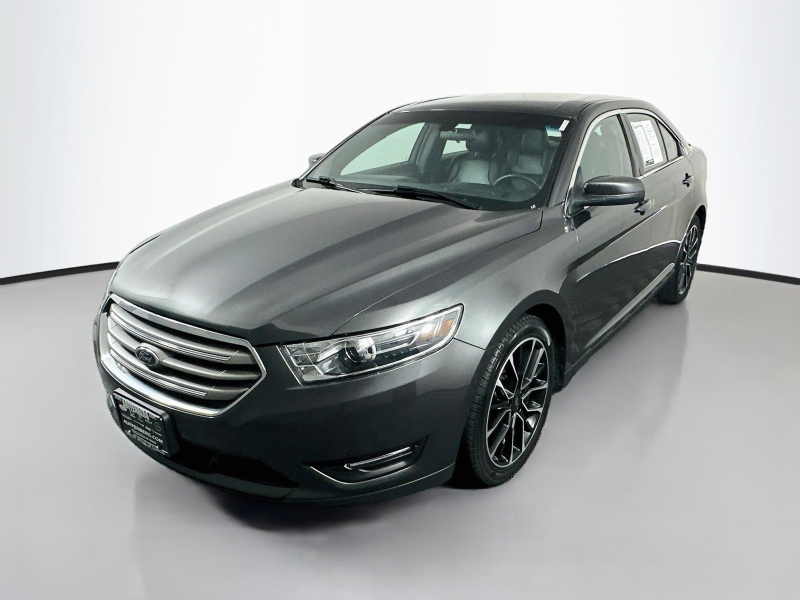 Used 2019 Ford Taurus SEL w/ Equipment Group 201A FWD image 3