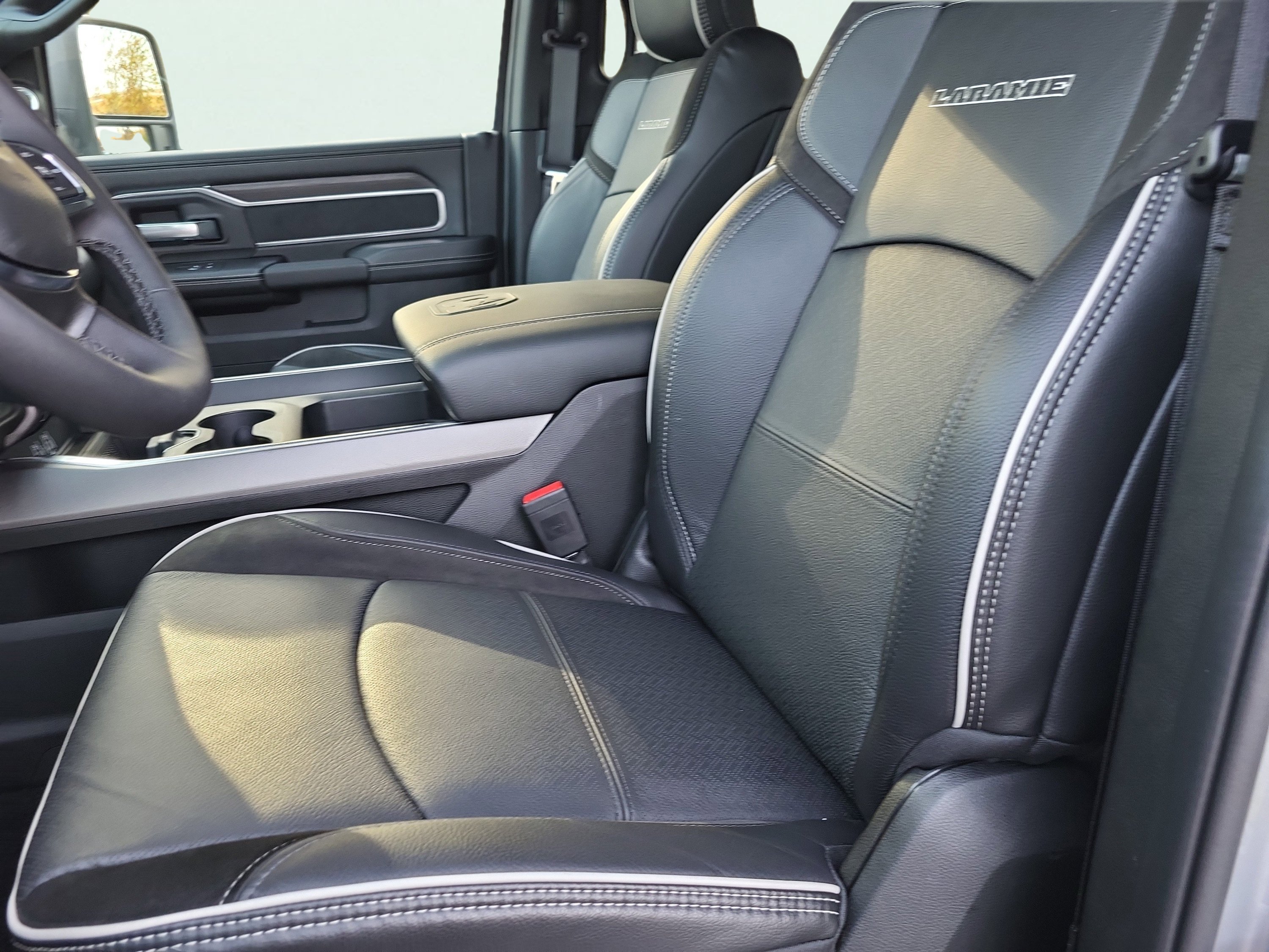 New 2026 RAM 2500 Laramie AWD/4WD image 24