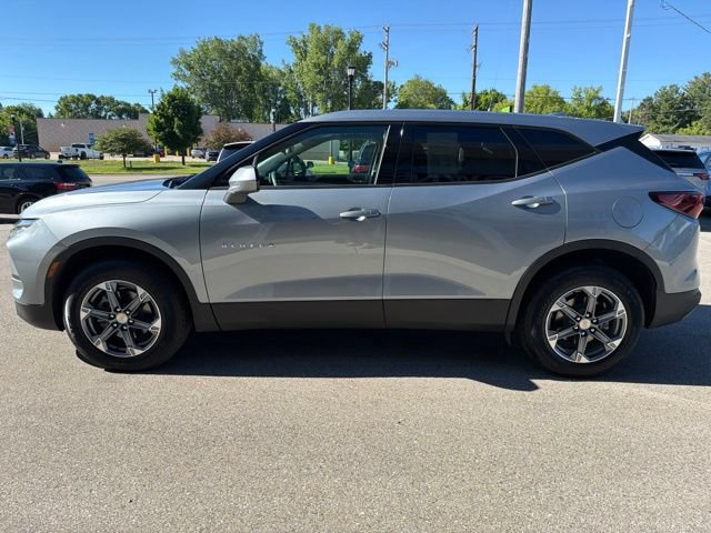 Used 2025 Chevrolet Blazer LT w/ Driver Confidence Package FWD image 6