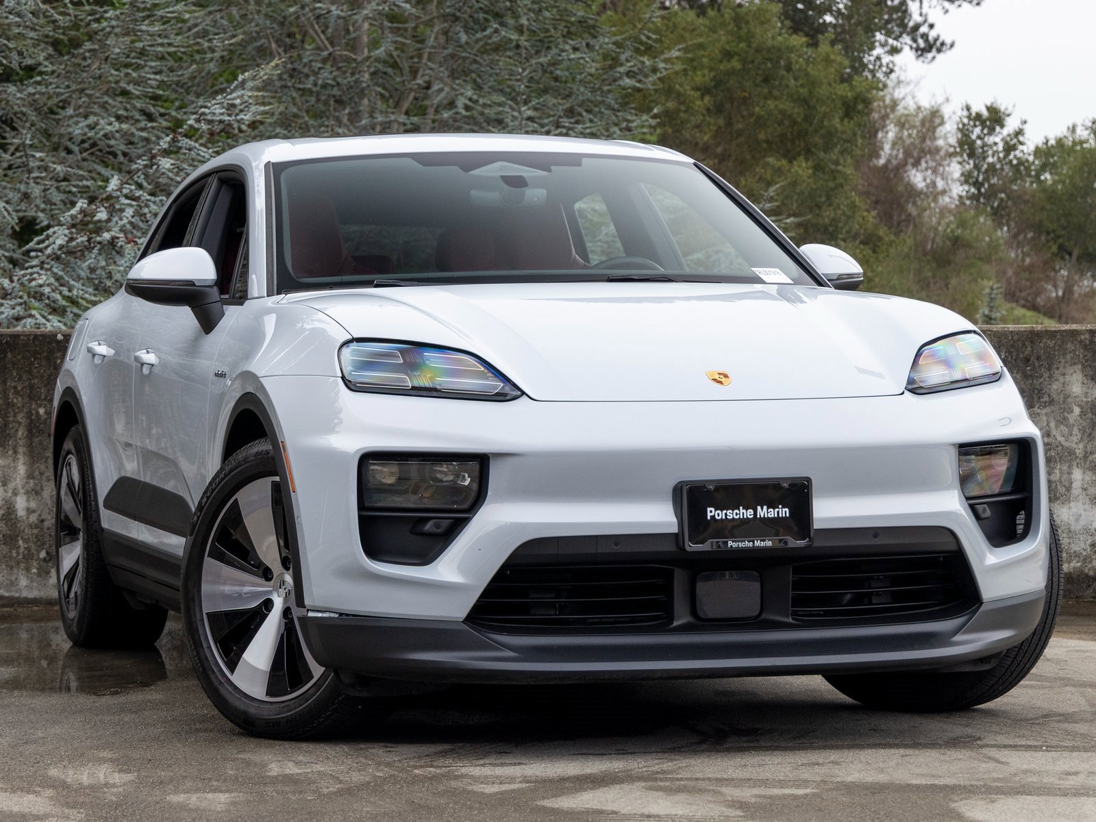 Certified 2024 Porsche Macan 4 Electric image 6