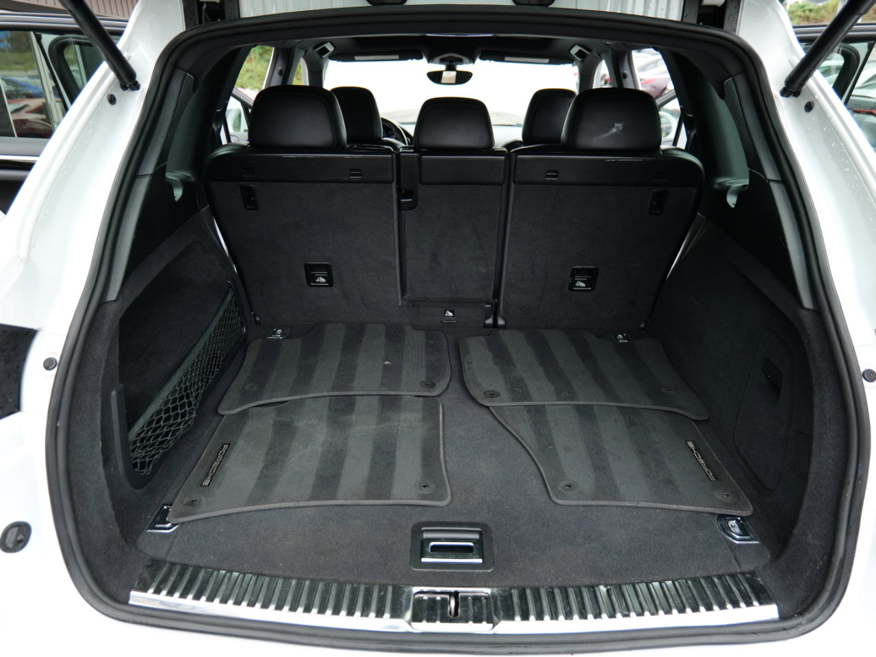 Used 2016 Porsche Cayenne image 59