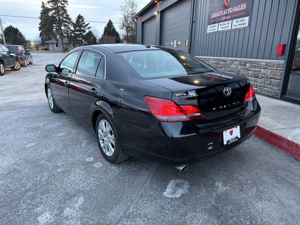 Used 2009 Toyota Avalon XLS image 3