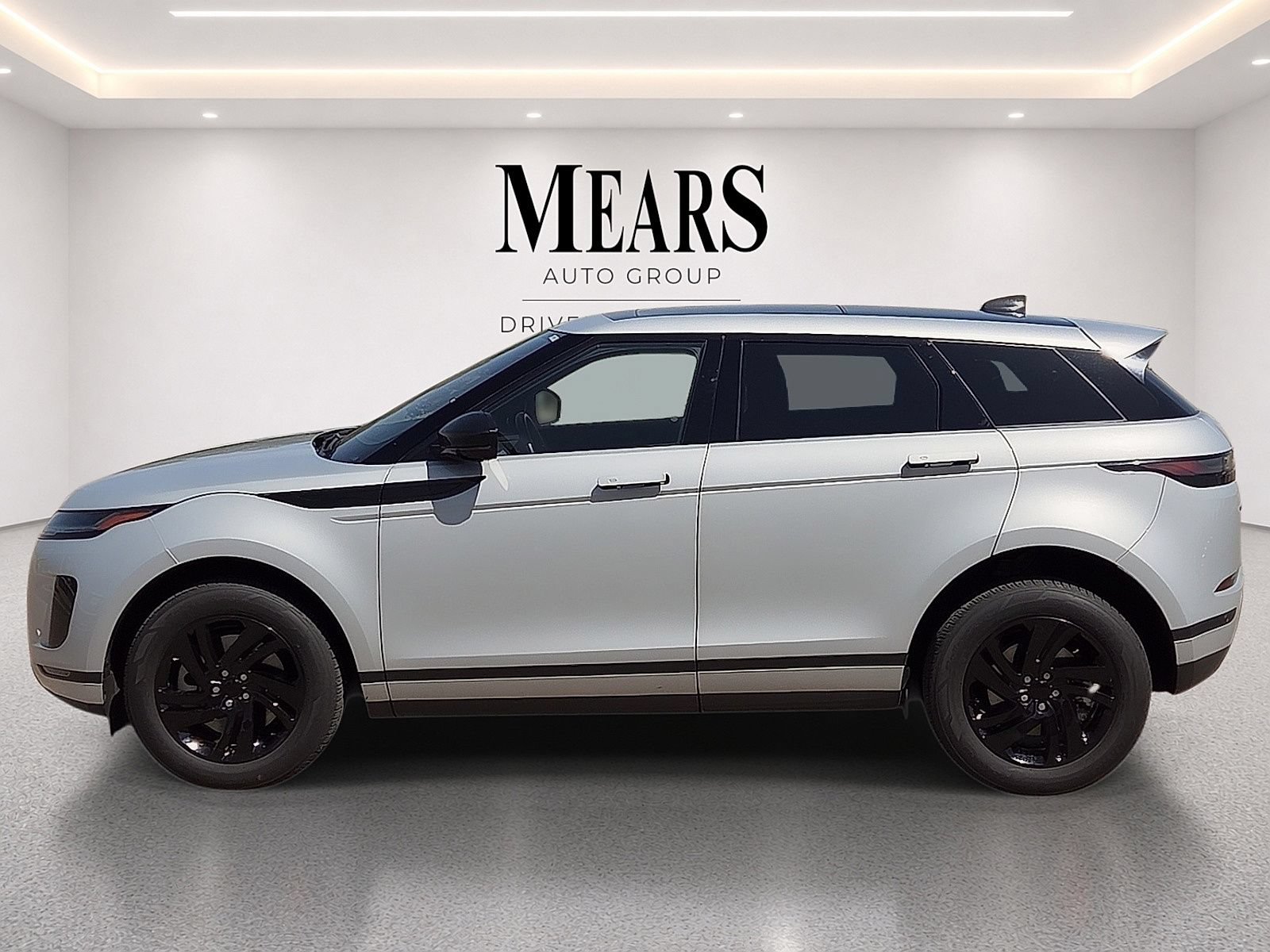 Used 2024 Land Rover Range Rover Evoque S AWD/4WD image 2