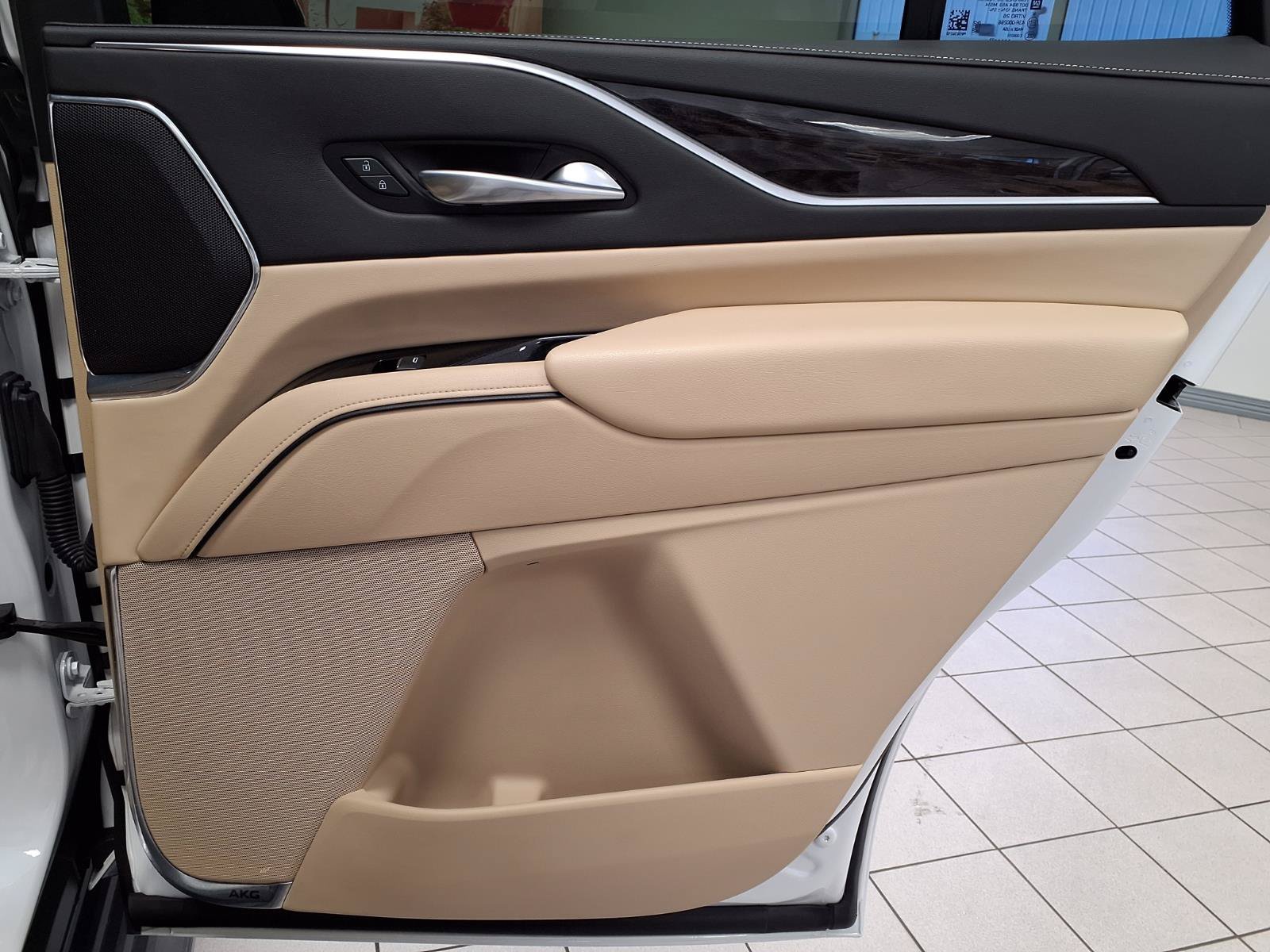 Certified 2023 Cadillac Escalade Premium Luxury w/ Performance Package AWD/4WD image 13