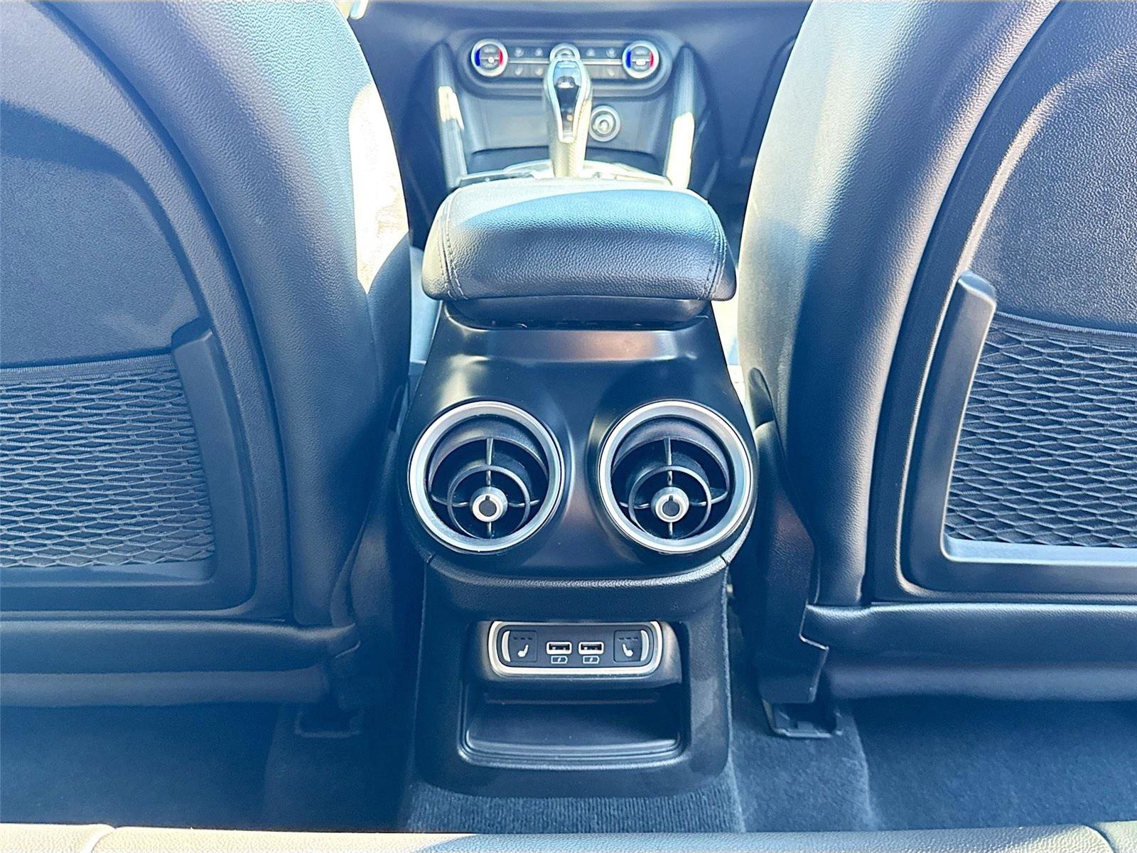 Used 2024 Alfa Romeo Stelvio Sprint image 24