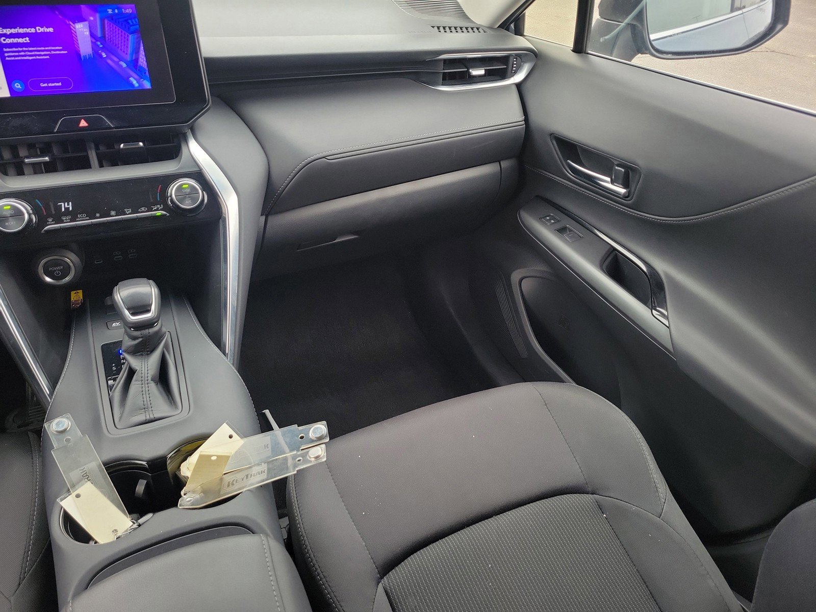 Used 2024 Toyota Venza LE AWD/4WD image 14