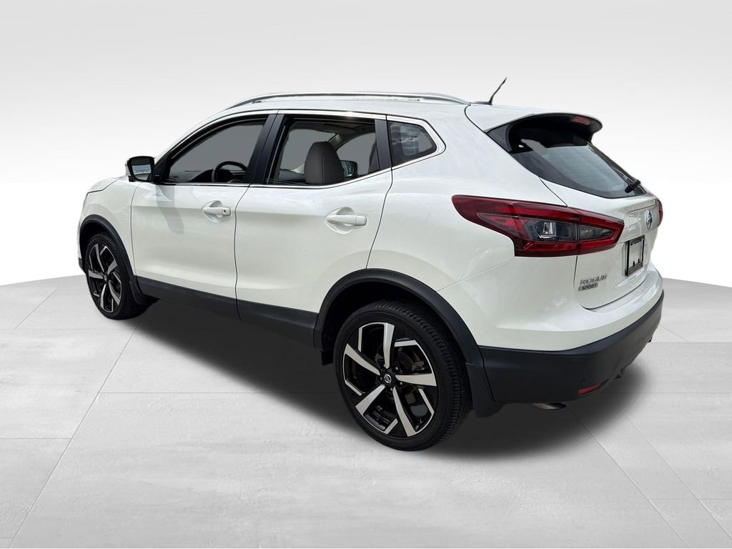 Used 2021 Nissan Rogue Sport SL w/ Premium Package FWD image 5