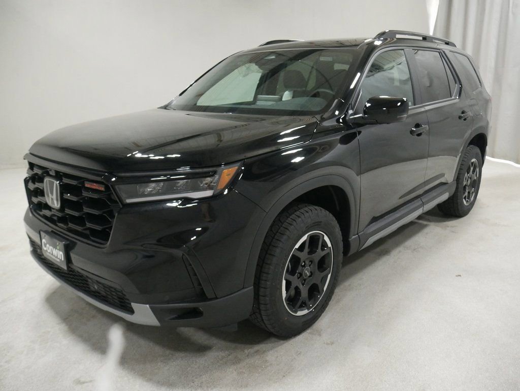 New 2025 Honda Pilot TrailSport image 3