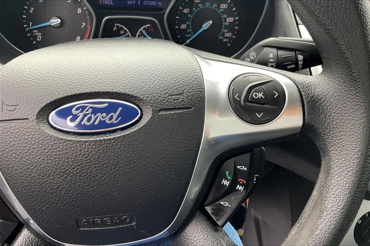 Used 2013 Ford Focus SE w/ SE Winter Pkg FWD image 11