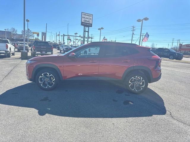 Certified 2024 Chevrolet Trax LT w/ Driver Confidence Package image 9