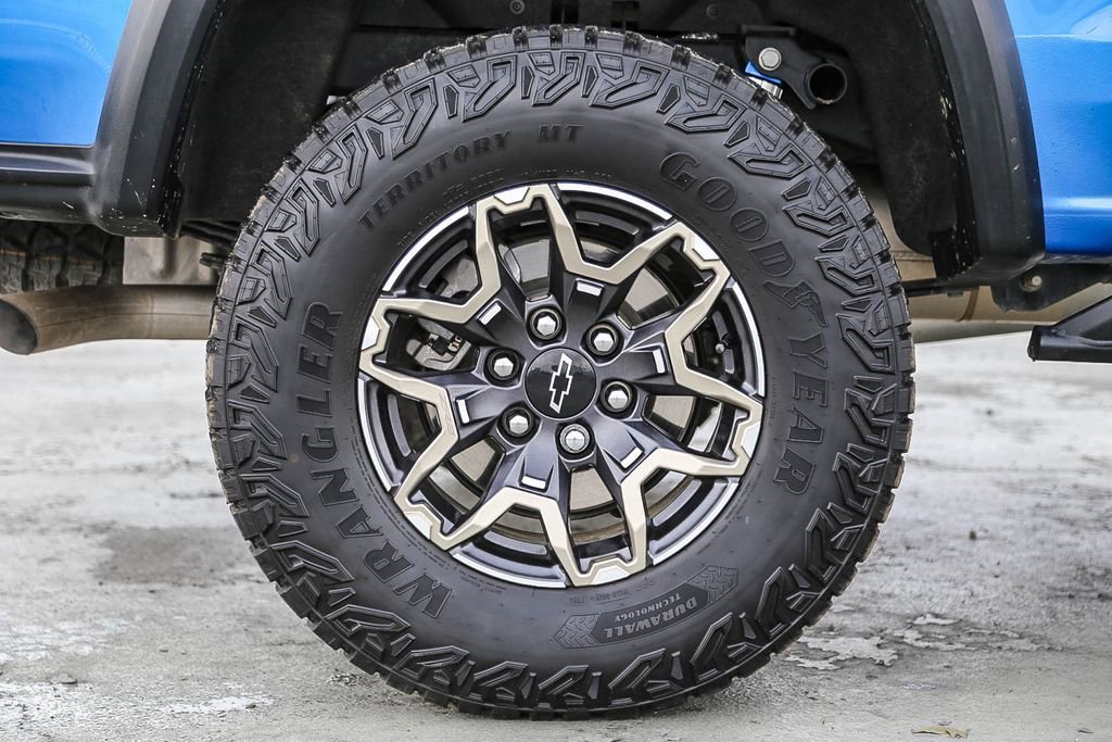 Used 2024 Chevrolet Colorado ZR2 w/ Technology Package image 12