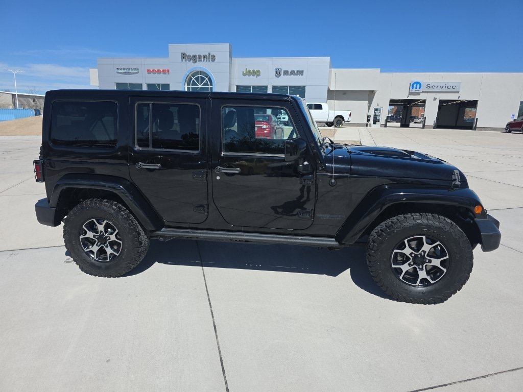 Used 2015 Jeep Wrangler Unlimited Sahara AWD/4WD image 4