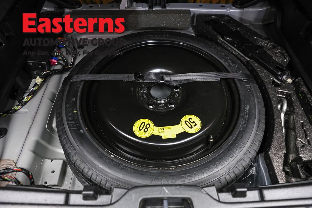 Used 2021 Volvo XC40 T4 Momentum FWD image 21