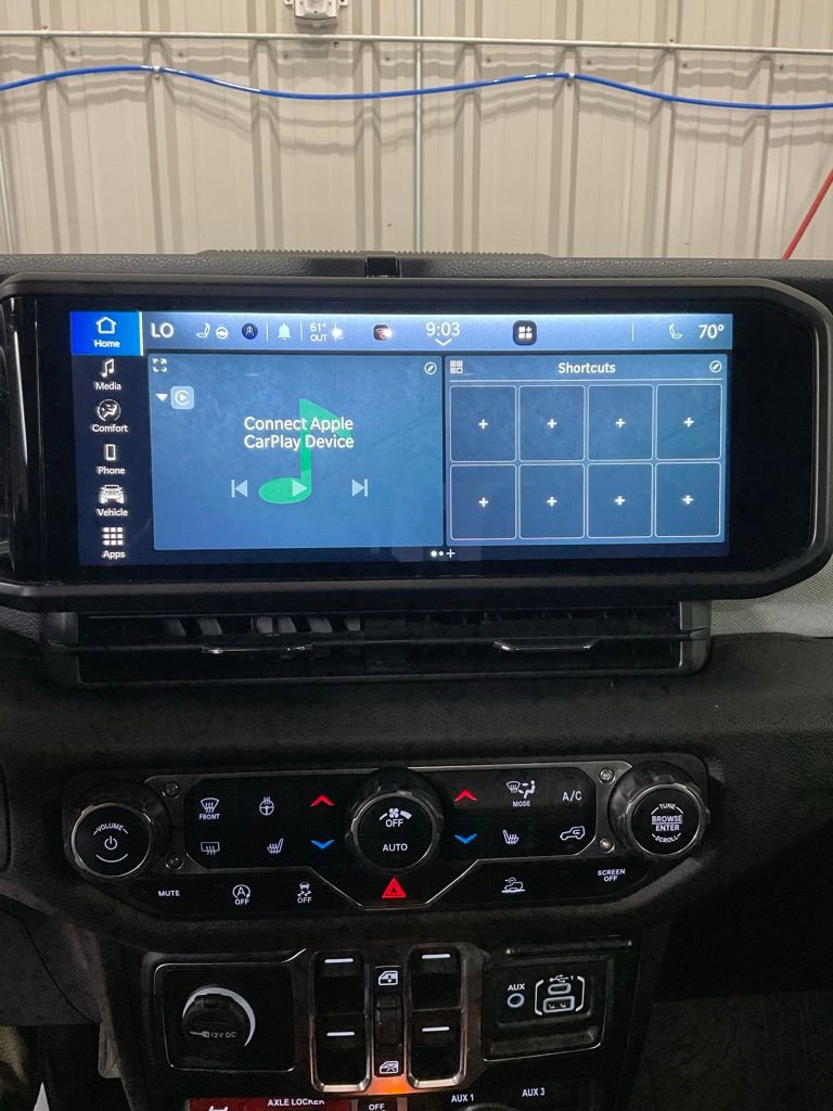 Used 2024 Jeep Gladiator Willys image 16