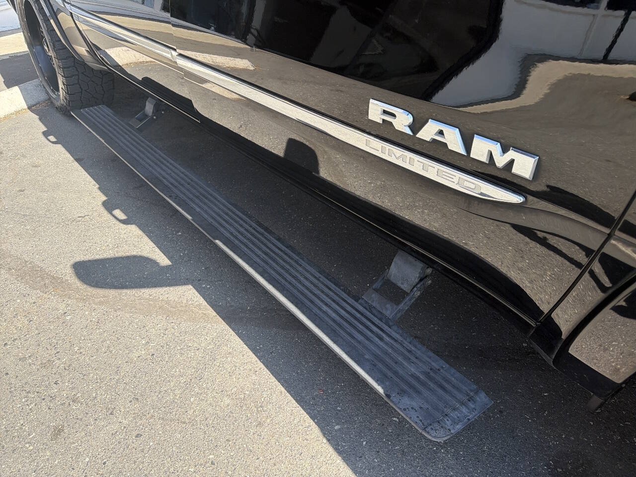 Used 2022 RAM 1500 Limited AWD/4WD image 24