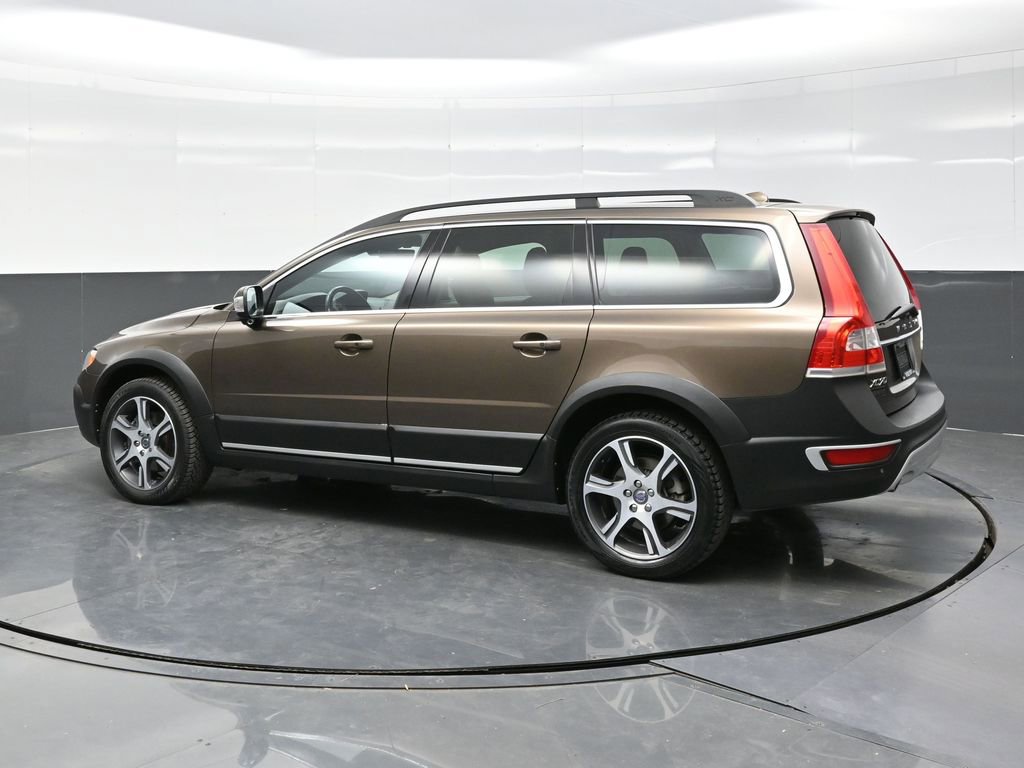Used 2015 Volvo XC70 T6 w/ Climate Package image 4