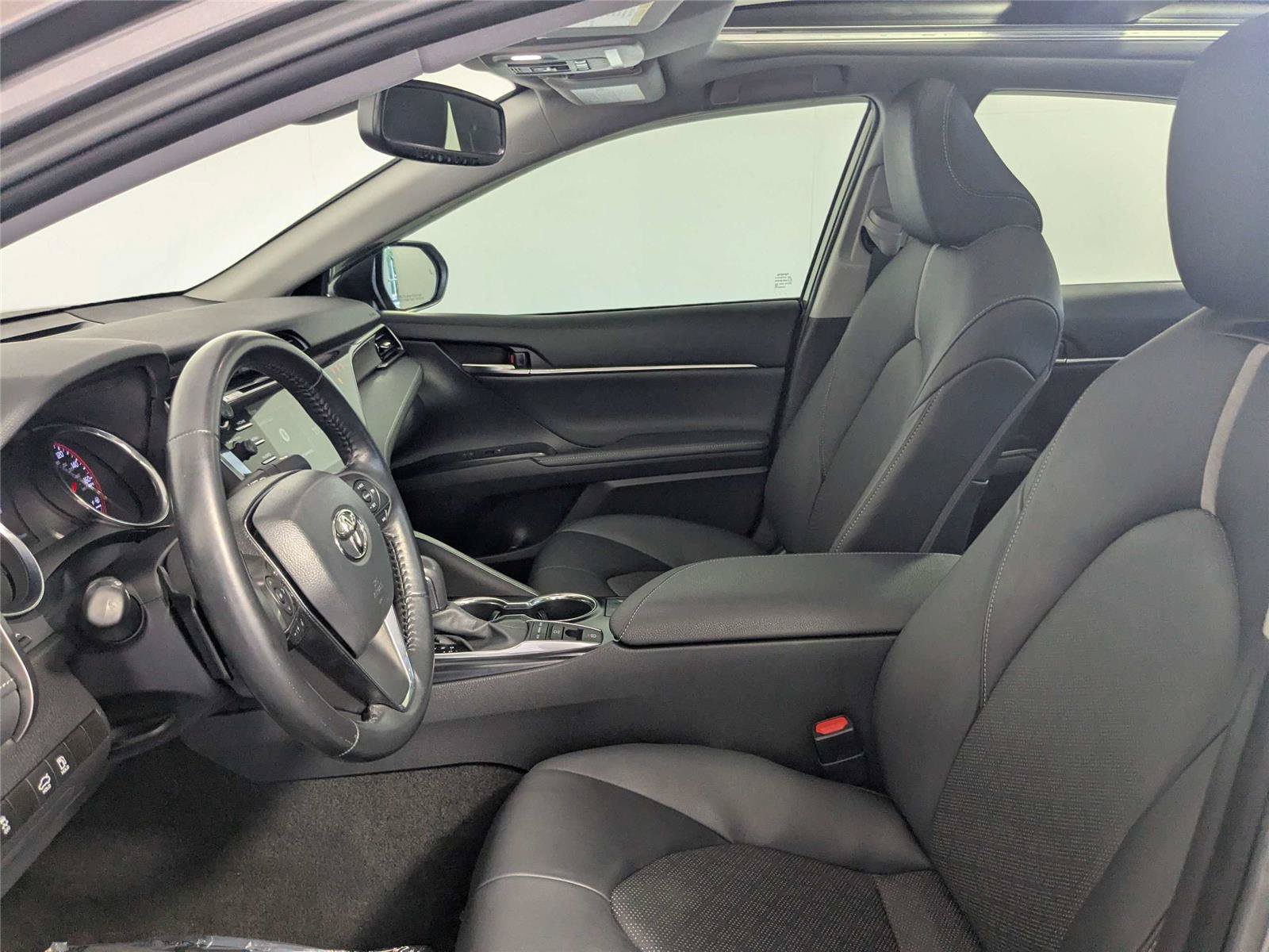 Certified 2020 Toyota Camry XSE FWD image 11